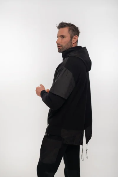 czarna bluza sportowa